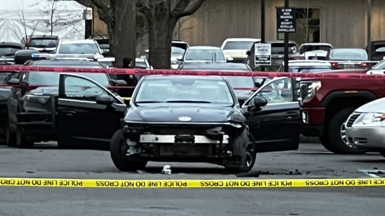 Border agents shot 2 gang members in Portland